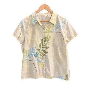 Tommy Bahama silk & cotton short sleeve button up w/ minimal Hawaiian print